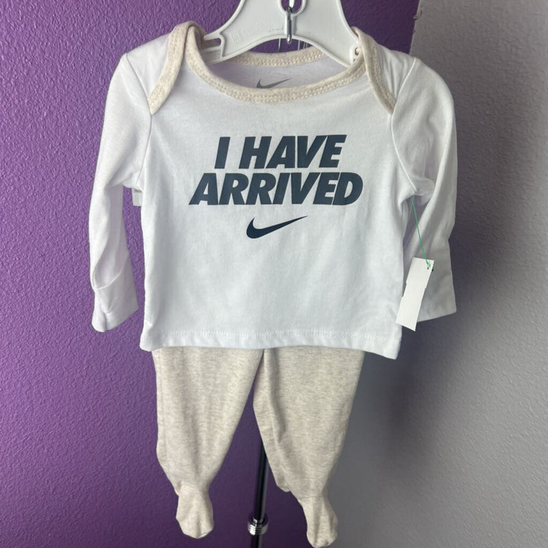 NIKE - OUTFIT