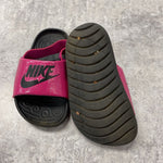 NIKE - SANDALS