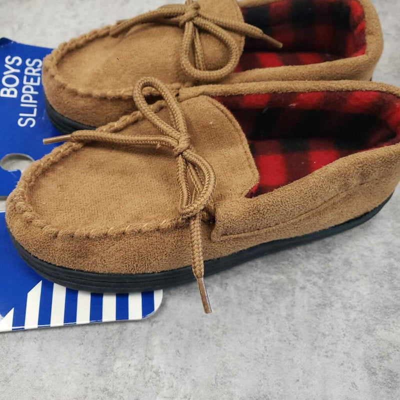 BOYS SLIPPERS