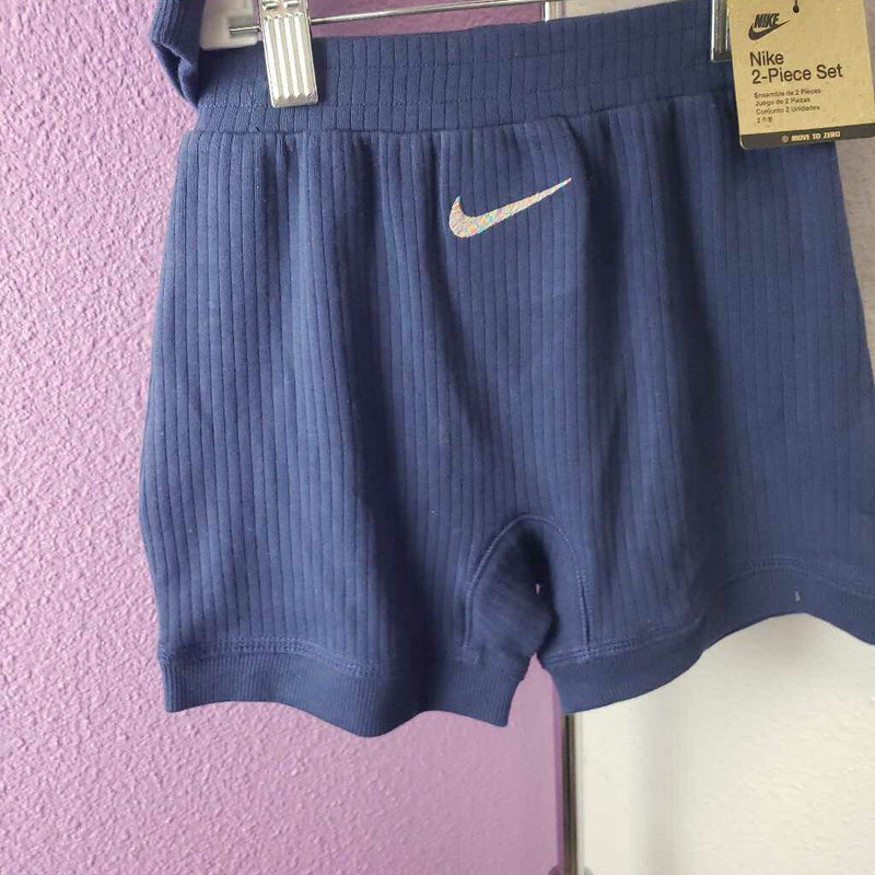 NIKE - OUTFIT