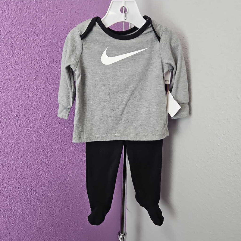 NIKE - OUTFIT