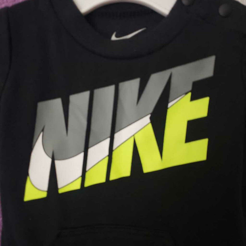 NIKE - OUTFIT