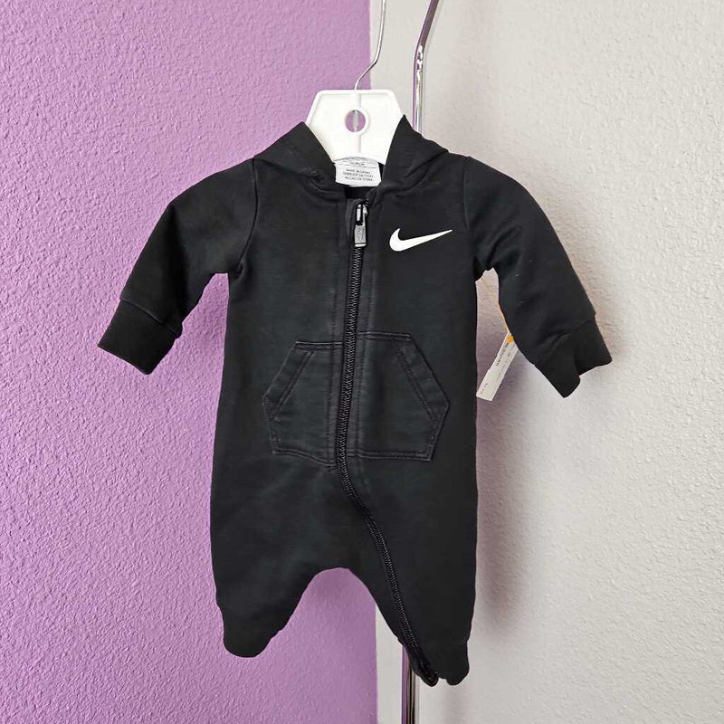 NIKE - OUTFIT