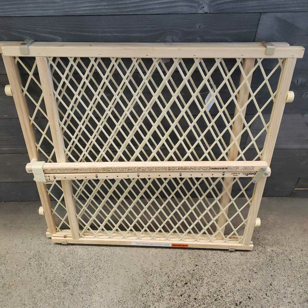 POSITION & LOCK ADJUSTABLE GATE *unable to ship*