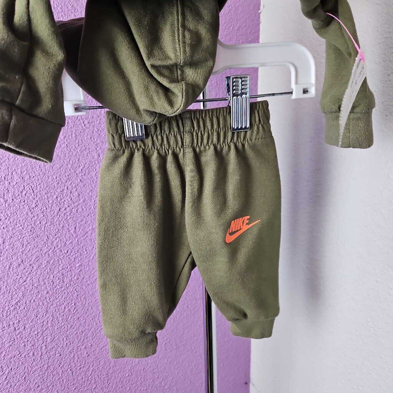 NIKE - OUTFIT